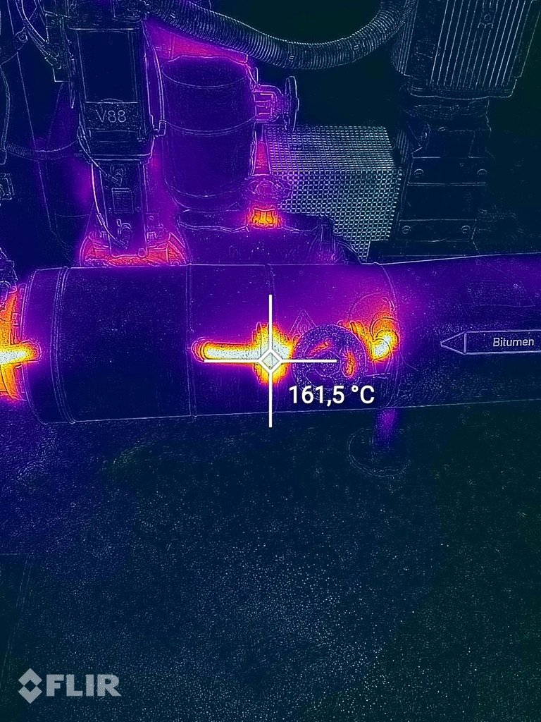 FLIR — bitumen pipe 161.5°C