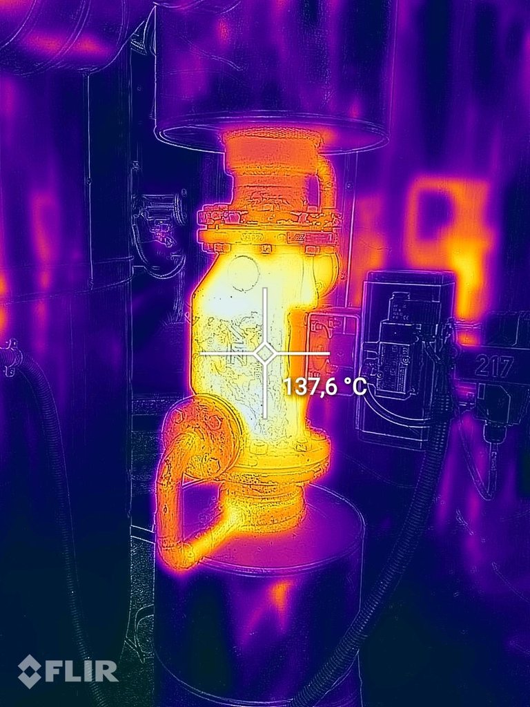 FLIR — heated valve 217: 137.6°C